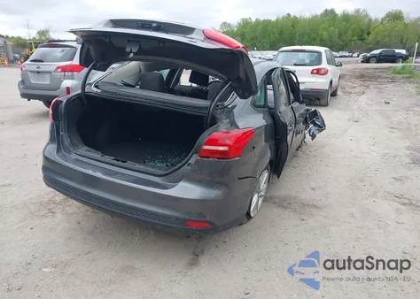 2016 Ford Focus Se z USA, uszkodzony, nr VIN 1FADP3F22GL327604